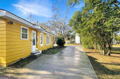 Chestnut Haven 4BR Families Groups Workers Near Interstate 75 and FVSU in Fort Valley (GA)