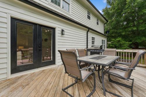 Cape Cod Pet-friendly Home in Stallings (NC)