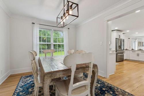 Cape Cod Pet-friendly Home in Stallings (NC)
