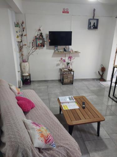 A Ka Roro petit appart cosy T2 - proche CHU, wifi, piscine in Morne-A-l'Eau