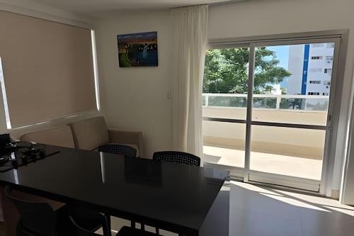 Moderno & Central: 70m do Mar + Garagem Privativa - image 4