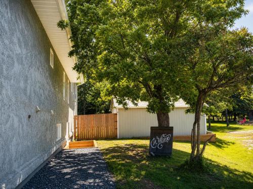 The Bunny Street Getaway! in Kenora (ON)