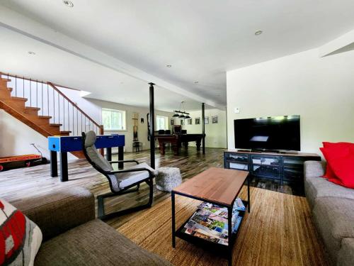 Chalet familial, idealement situe, billard-table-babyfoot-arcade in Saint-Faustin-Lac-Carré (QC)