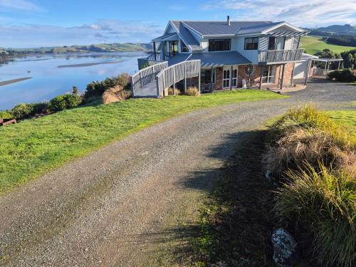 Catlins-Alloa House, Hina Hina Rd in Owaka