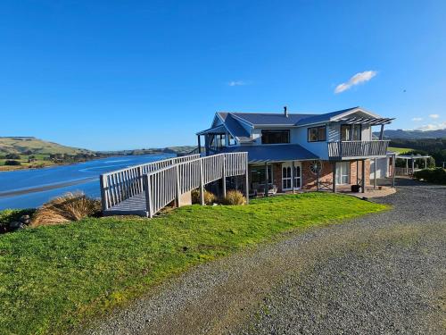 Catlins-Alloa House, Hina Hina Rd in Owaka