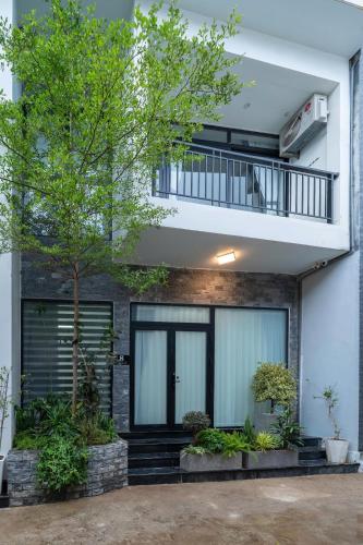 Dreams Homestay with Full Kitchen - Big Lounge