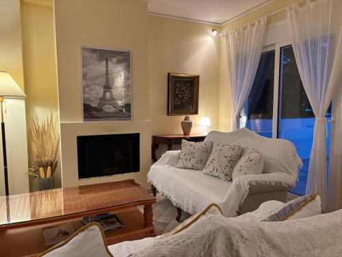 Cozy 4 bedroom villa with pool gîte à louer Rovoliárion