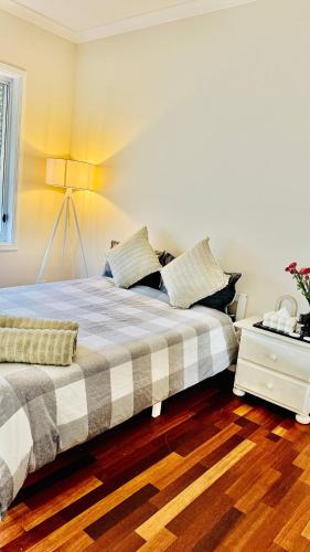 Bed, Tranquil Holiday Retreat in Saint Albans in St Albans