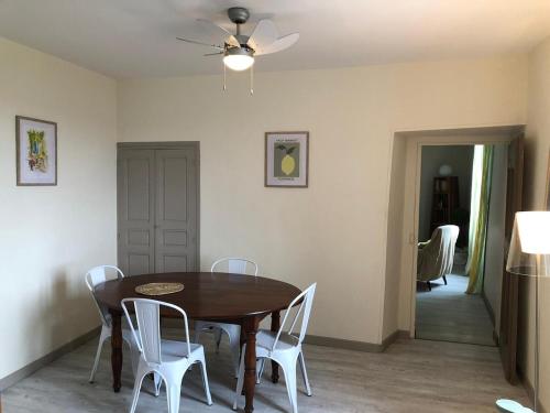 Appartement coeur de village avec Cour in Saint-Pierre (Provence-Alpes-Cote d'Azur)