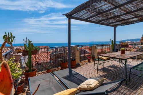 Old town, top floor, sun deck terrace with large sea views