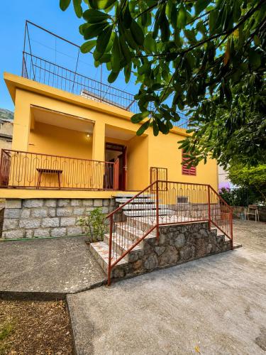 Family Holiday House Sutomore