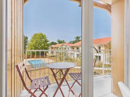 L'Embrun - appart pour 6 - piscine commune