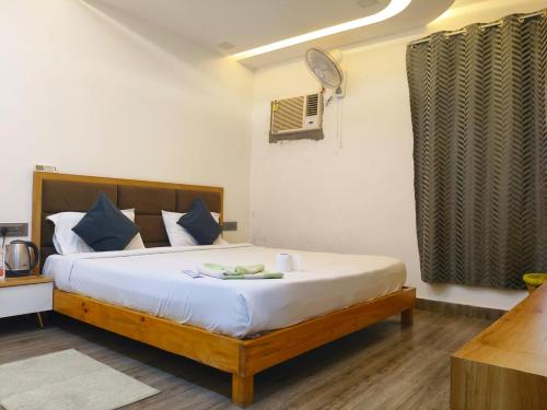 Good Vibes Stay Near Taj Mahal — other in taj nagri near shilpgram road taj mahal east gate mmig38, Agra India, 282001