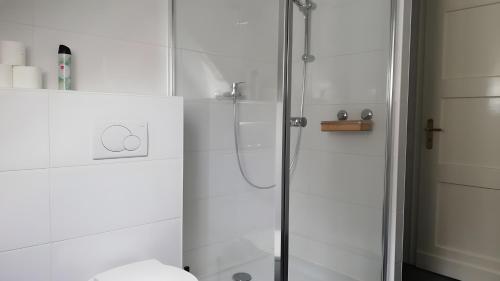 Bathroom, Jagdschloss 2. etage 4 personen in Silbach