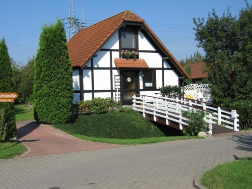 3 bedrooms, 4 beds