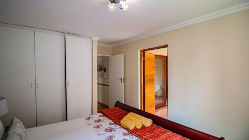 Stylish 2 bed apartment in Carlswald Midrand - image 2