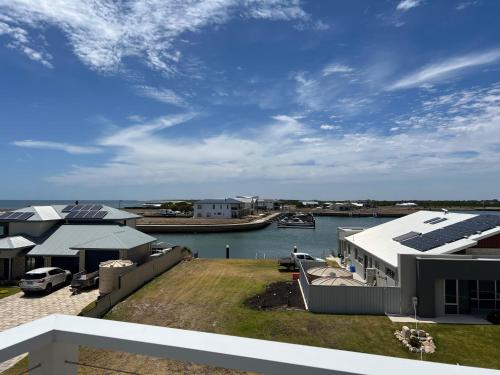 Casa Bianca - Ocean and harbour views in Boatswain Point