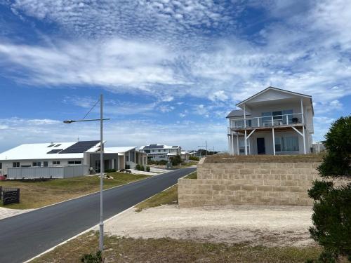 Casa Bianca - Ocean and harbour views in Boatswain Point