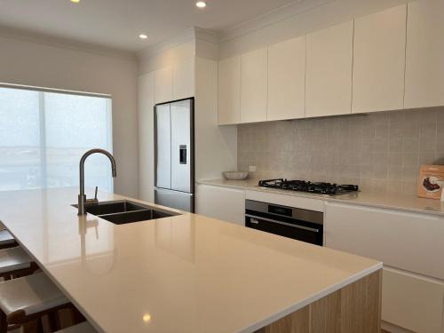 Casa Bianca - Ocean and harbour views in Boatswain Point