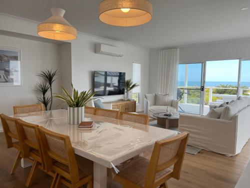 Casa Bianca - Ocean and harbour views in Boatswain Point
