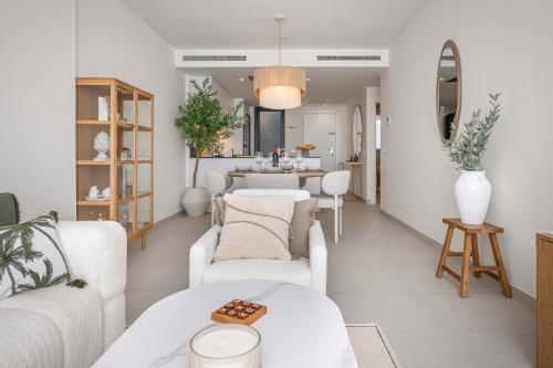 Luxury 2BD in Calanova Mijas with garage & pool