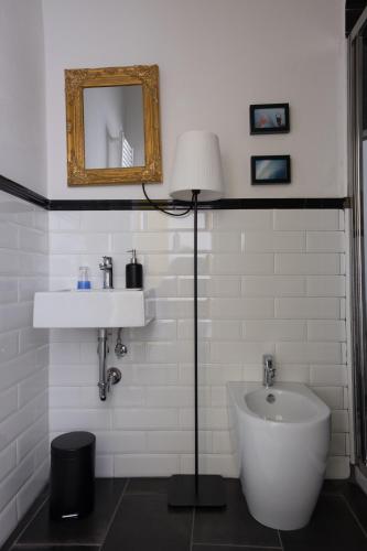 Double Room with Private Bathroom image 1