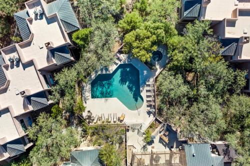 Gorgeous Mountain & City Views Pools & Hot Tubs - image 5