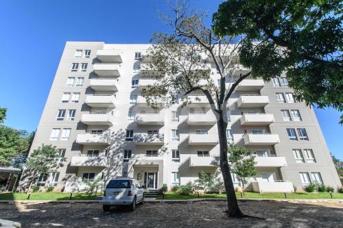 Spacious 2BR Apartment Near Silvio Pettirossi Airport in Luque