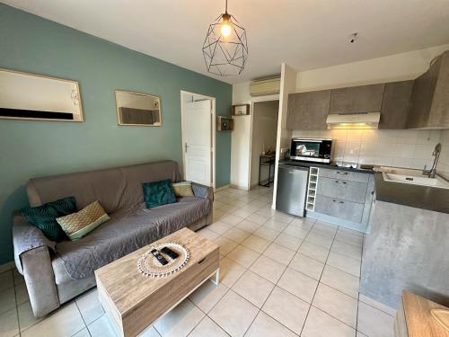 Appartement 4 personnes - 300 mètres de la mer - Calme et climatisé