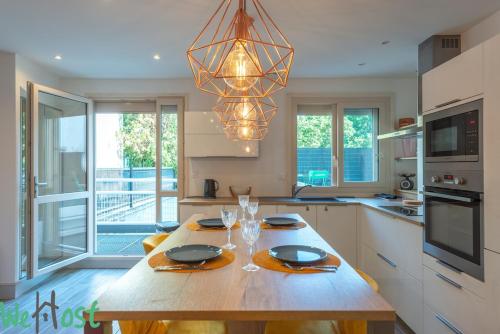 4 personnes - Terrasse + parking privé