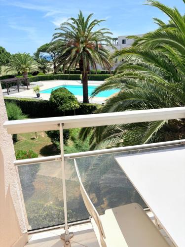 St Cyprien paranthese ensoleillee au bord de l eau