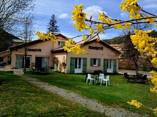 Gite des Monges Hotel de charme Saint-Symphorien