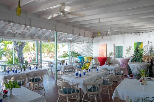 Restorāns, Oualie Beach Resort in New Castle