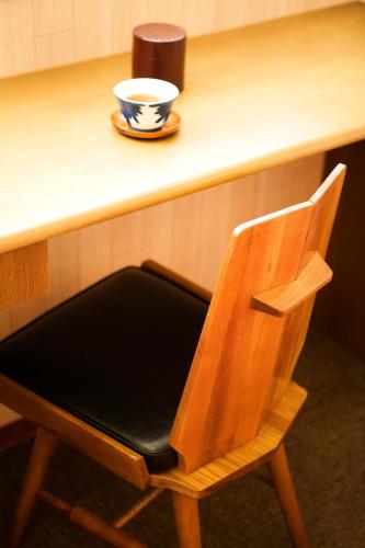 New Grande Mimatsu Ideally located in the Takamatsu area, New Grande Mimatsu promises a relaxing and wonderful visit. Both business travelers and tourists can enjoy the propertys facilities and services. Service-minded