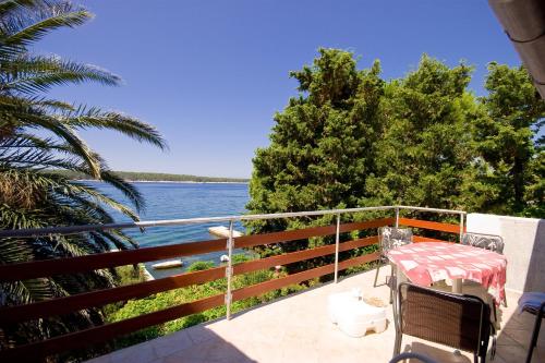 2 bedrooms, 4 beds
