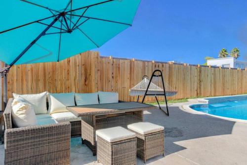 Lady Luck Villa W/ Pool & Games Near Strip - Las Vegas, NV