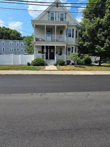 Sleeps 6 Near Boston, Providence & Gillette in North Attleboro (MA)