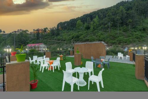 The Charvi Retreat I Vacations I Conference I MICE I Family Events I Open Air Terrace I Sky Bonfire - Shimla