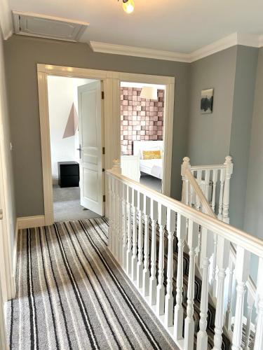 Faciliteter, Badgers House - 6 Bedrooms, Sleeps 13, Parking, Wifi in Wroughton