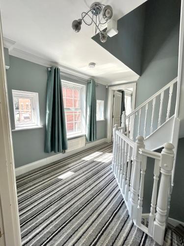 Faciliteter, Badgers House - 6 Bedrooms, Sleeps 13, Parking, Wifi in Wroughton