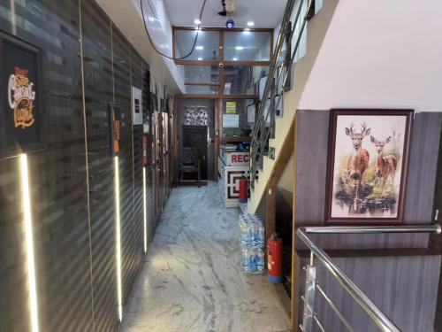 C N Comforts Hotel & Dormitory photo 3