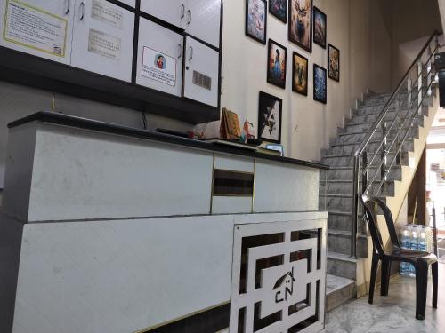C N Comforts Hotel & Dormitory photo 4