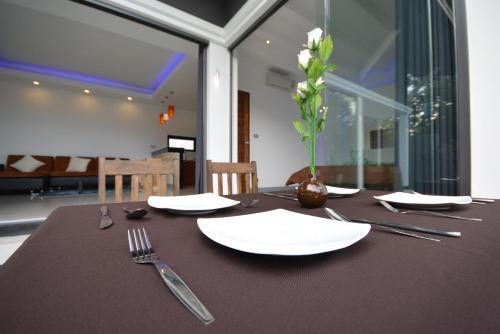 Rocking Chair Pool Villa near Samui Airport