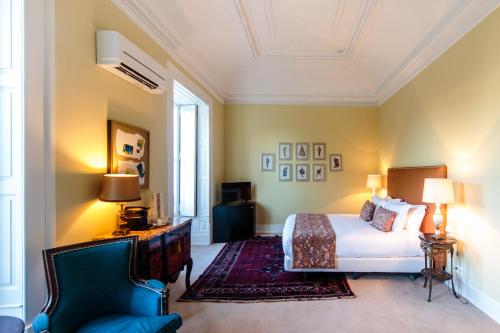 Dear Lisbon - Palace Chiado Suites Dear Lisbon - Palace Chiado Suites is conveniently located in the popular Baixa area. The property offers guests a range of services and amenities designed to provide comfort and convenience. Service-