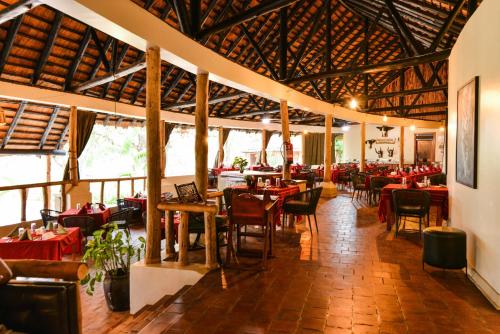 Sambiya River Lodge in Masindi