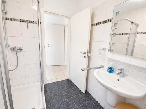 Ferienwohnung-Weitblick-in-der-Ferienanlage-Suedblick - image 5