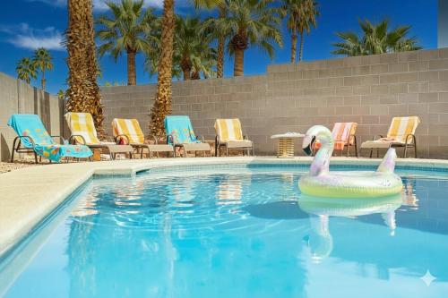 4BR Vegas Home | Pool, Basketball & Game Room | 10 Min to Fremont, Las Vegas