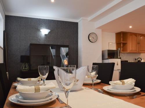Seadmed, The Spinney in Carterton