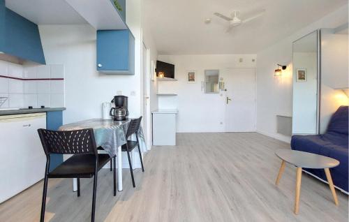 Studio Piscine Proche Plage - image 2