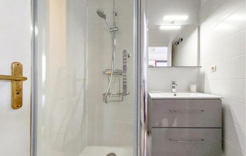 Studio Piscine Proche Plage - image 3